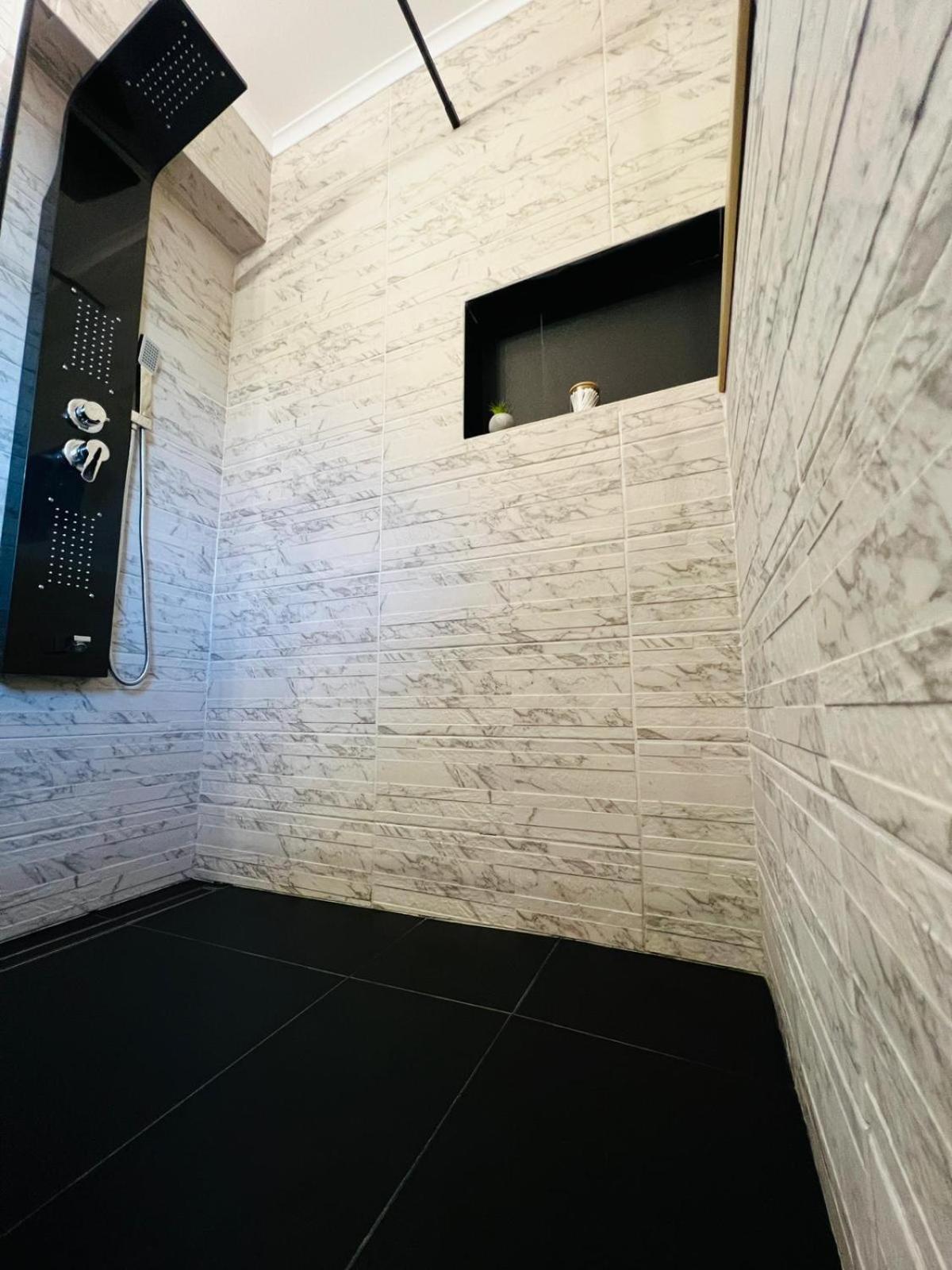 Central Studio 28 ซินายา ภายนอก รูปภาพ